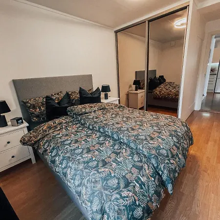 아파트 With 2bedrooms Near The Train And Buss Station *