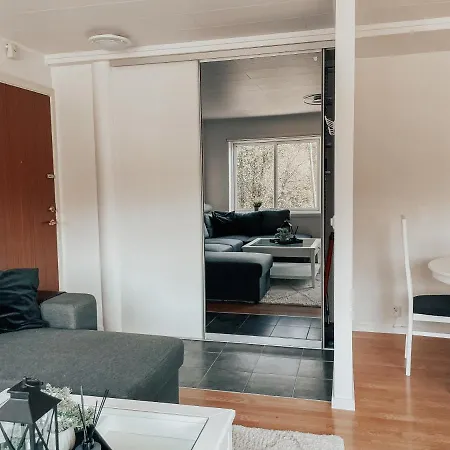 아파트 With 2bedrooms Near The Train And Buss Station
