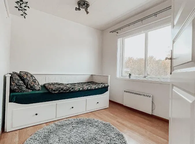 With 2bedrooms Near The Train And Buss Station Apartman *