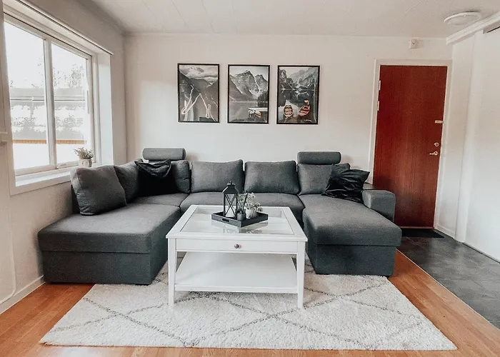 With 2bedrooms Near The Train And Buss Station Moss