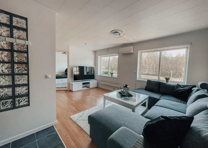With 2bedrooms Near The Train And Buss Station Apartman