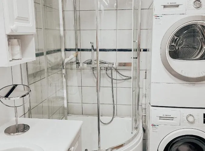 With 2bedrooms Near The Train And Buss Station Moss